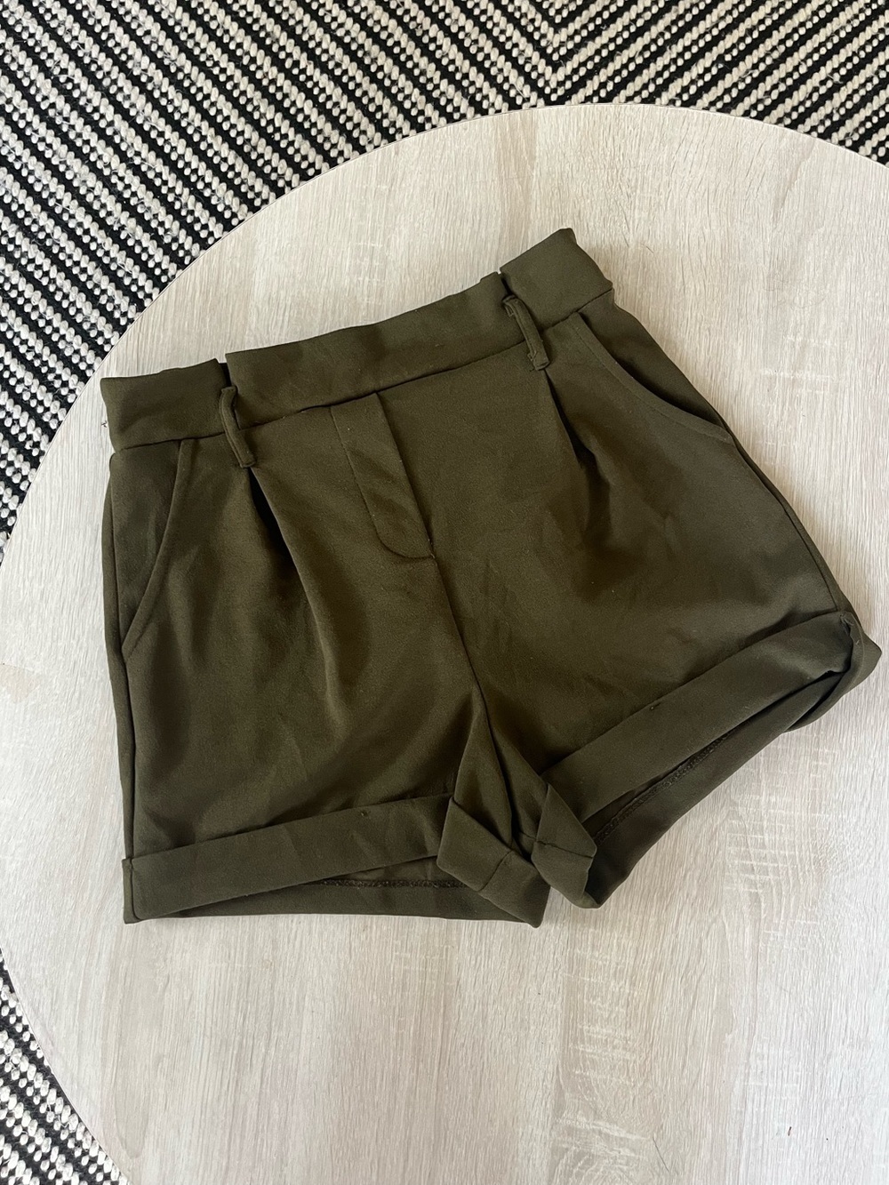 Papaya Olive Green High Waisted Pleated Cuffed Shorts Boho Fall Green Medium